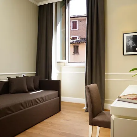 Della Posta, Boutique 4*